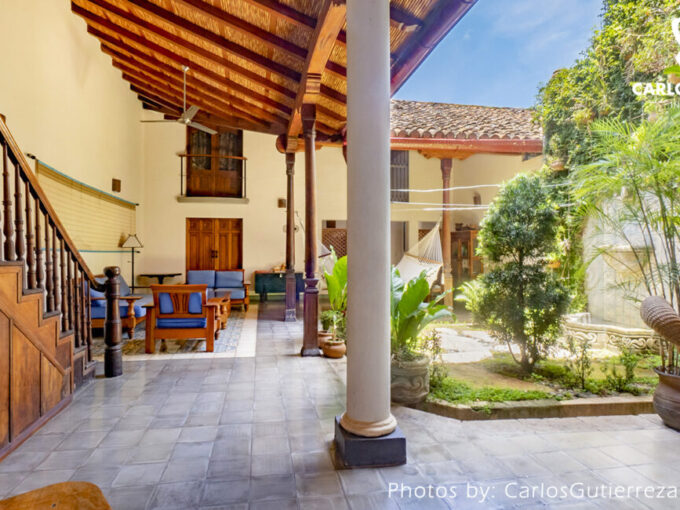 22404 – COLONIAL House FOR Sale in Granada, Nicaragua