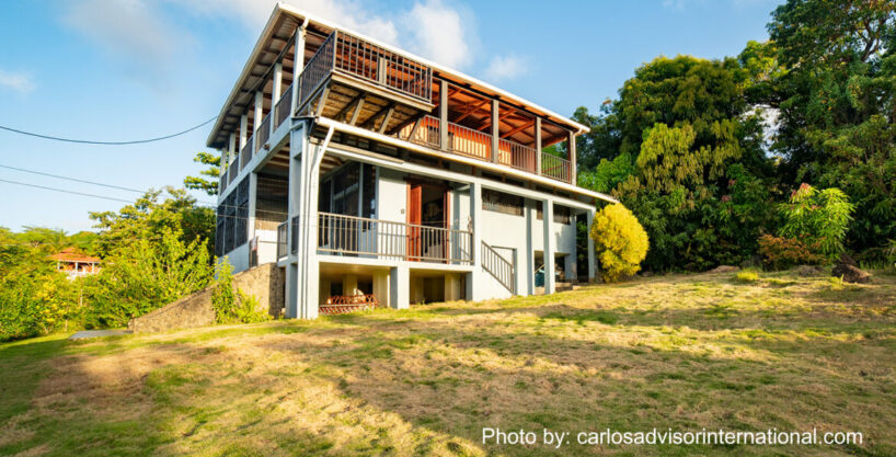 LCI – 02 – Duplex Property for Sale Near the Beach: Ideal for Vacation Rentals and Family Use in Little Corn Island, Nicaragua