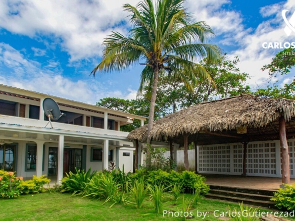 CG 018 – BEACHFRONT House FOR SALE in Pochomil Nicaragua