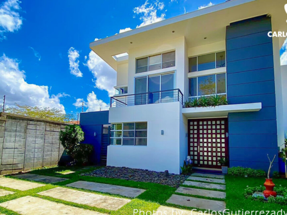 JP 113 – HOUSE For SALE in Managua Nicaragua