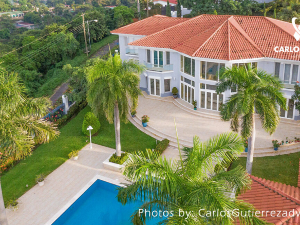 JP 188 – FAMILY House FOR SALE in Managua Nicaragua