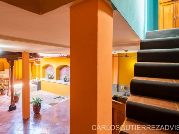 Off the Market – 22440 – COLONIAL House FOR SALE in Granada Nicaragua