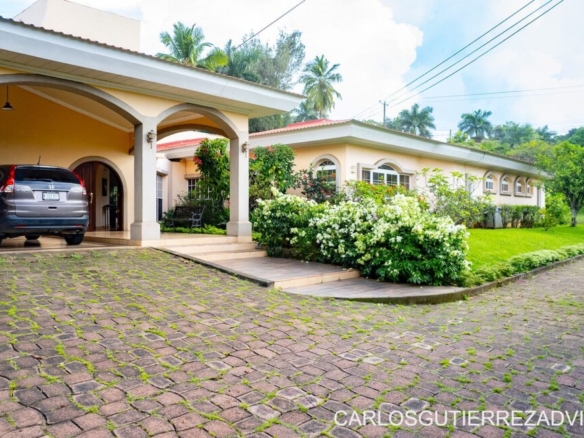 OUT OF THE MARKET – JP 274 – FAMILY House FOR SALE in Managua Nicaragua