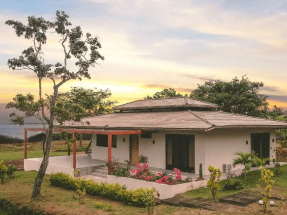 C21 024 -BEACHFROM House FOR SALE in San Juan Del Sur Nicaragua
