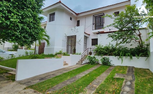 JP 297 – FAMILY House FOR SALE in Managua Nicaragua