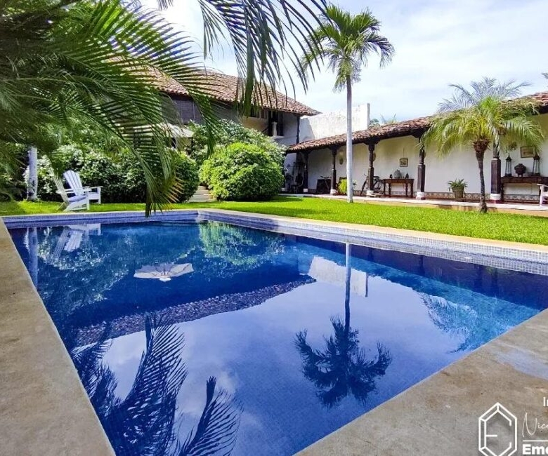 5025 – COLONIAL House FOR SALE in Granada Nicaragua