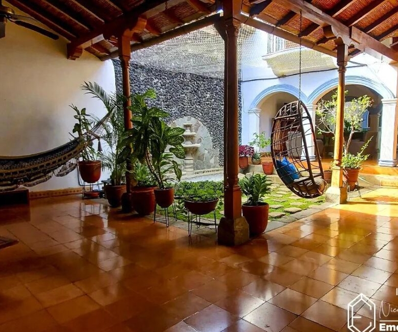 5027 – COLONIAL House FOR SALE in Granada Nicaragua