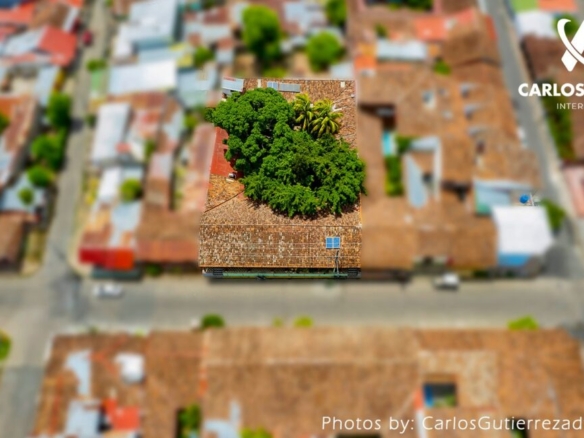 22492 – COLONIAL House FOR SALE in Granada Nicaragua