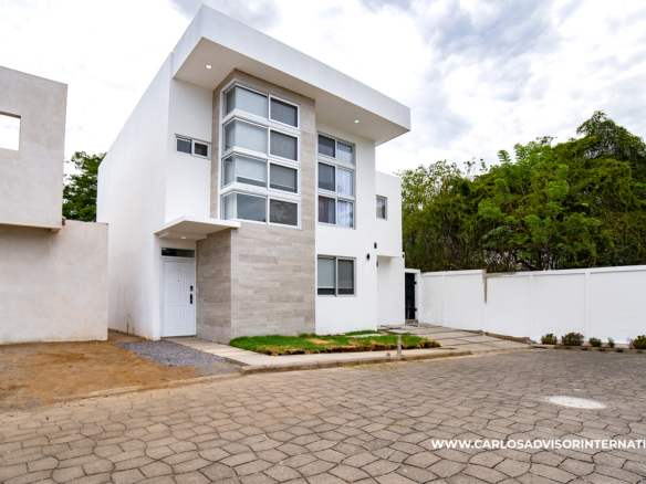 CG- 201 – Modern House For Rent in Santo Domingo, Managua, Private Condominium – Casa D’ Roma