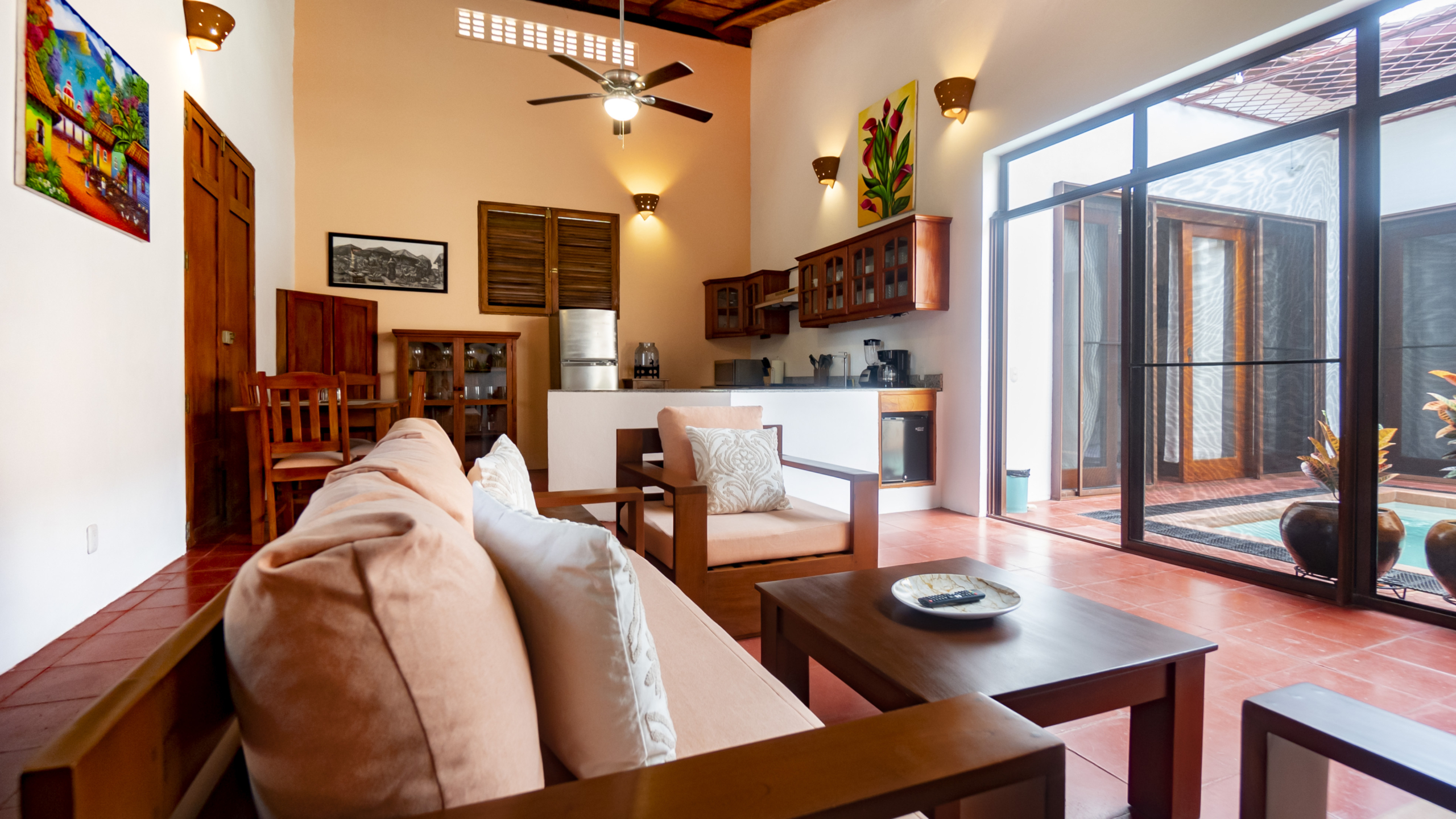 CMP09872 2001 – Casa Arroyo: Your ideal accommodation in Granada, Nicaragua