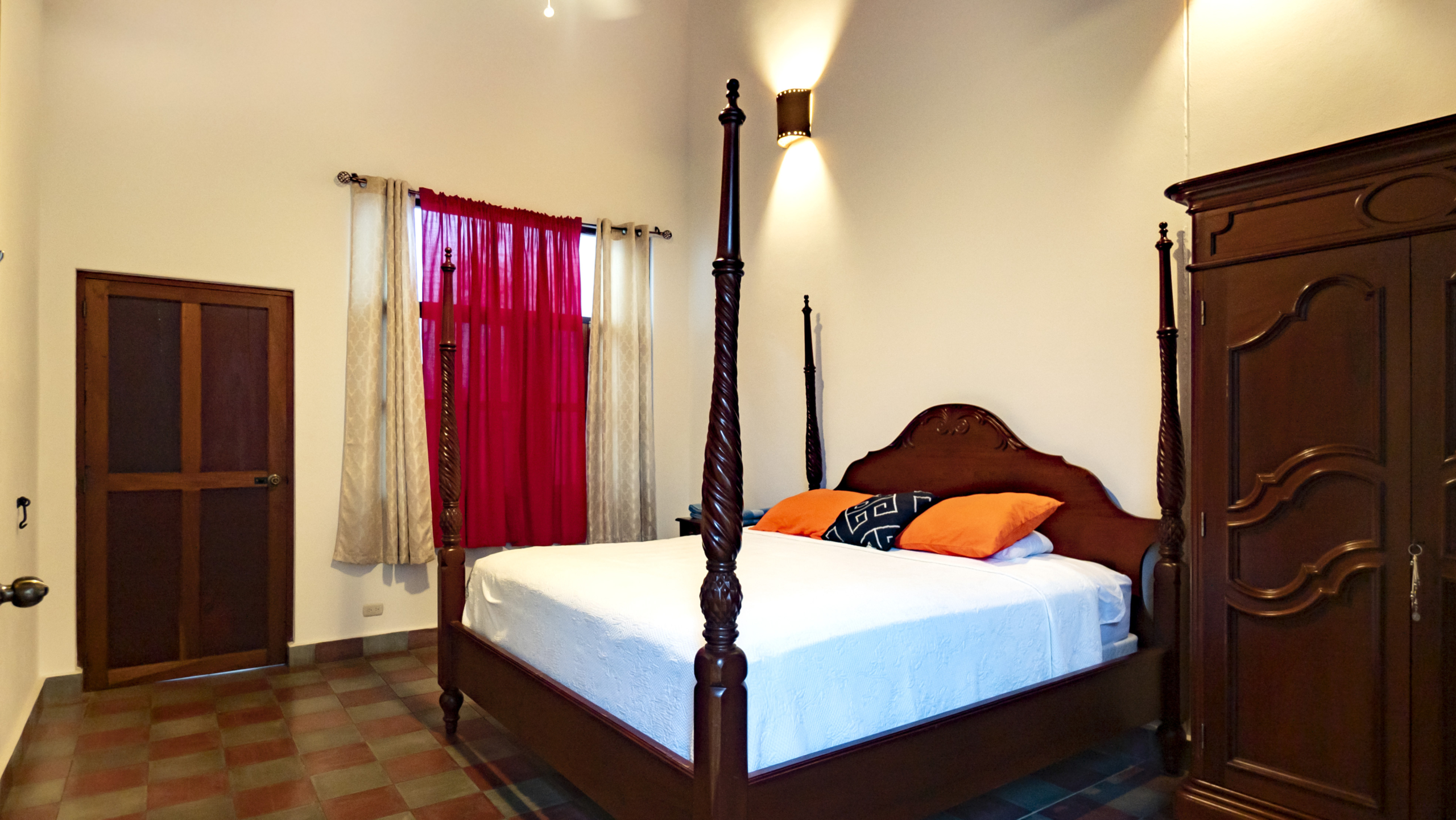 22485 – Colonial House For Rent in Granada, Comfortable and Equipped Lodging – Casa Fabi
