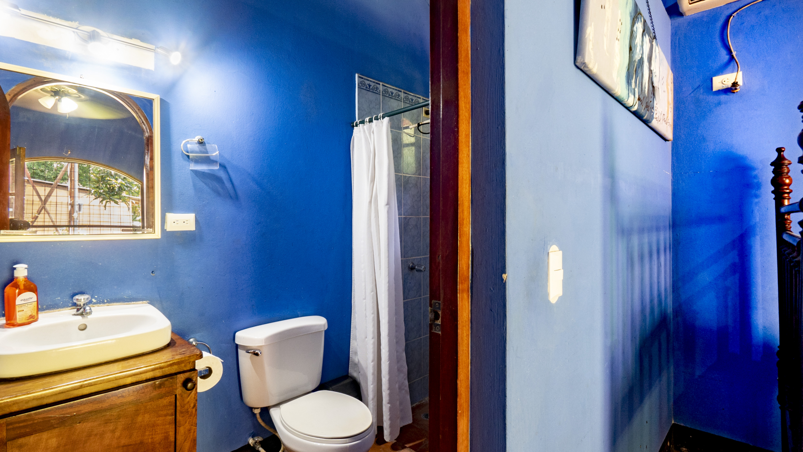 22542 – Vacation Home For Rent with Pool in Granada, Nicaragua – Casa OHM