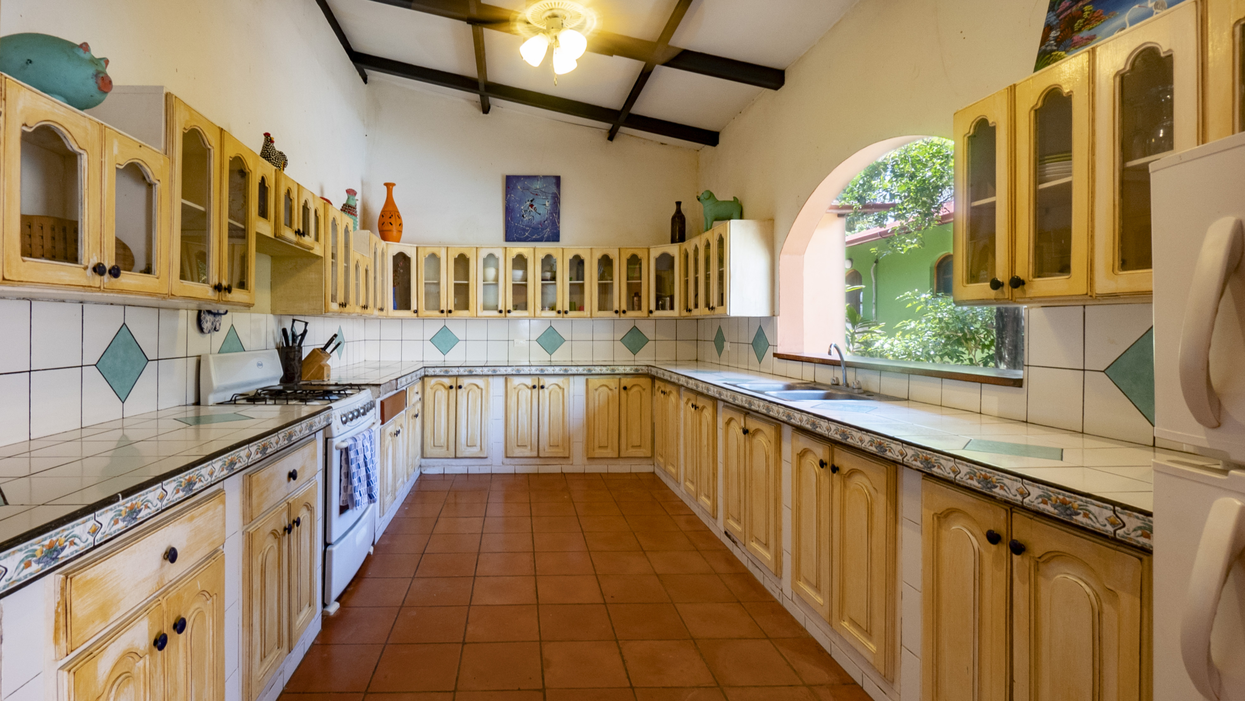 22542 – Vacation Home For Rent with Pool in Granada, Nicaragua – Casa OHM
