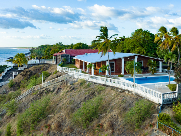 22648 – Beachfront House for Rent in Casares Beach with Private Pool – Casa Vista Mar