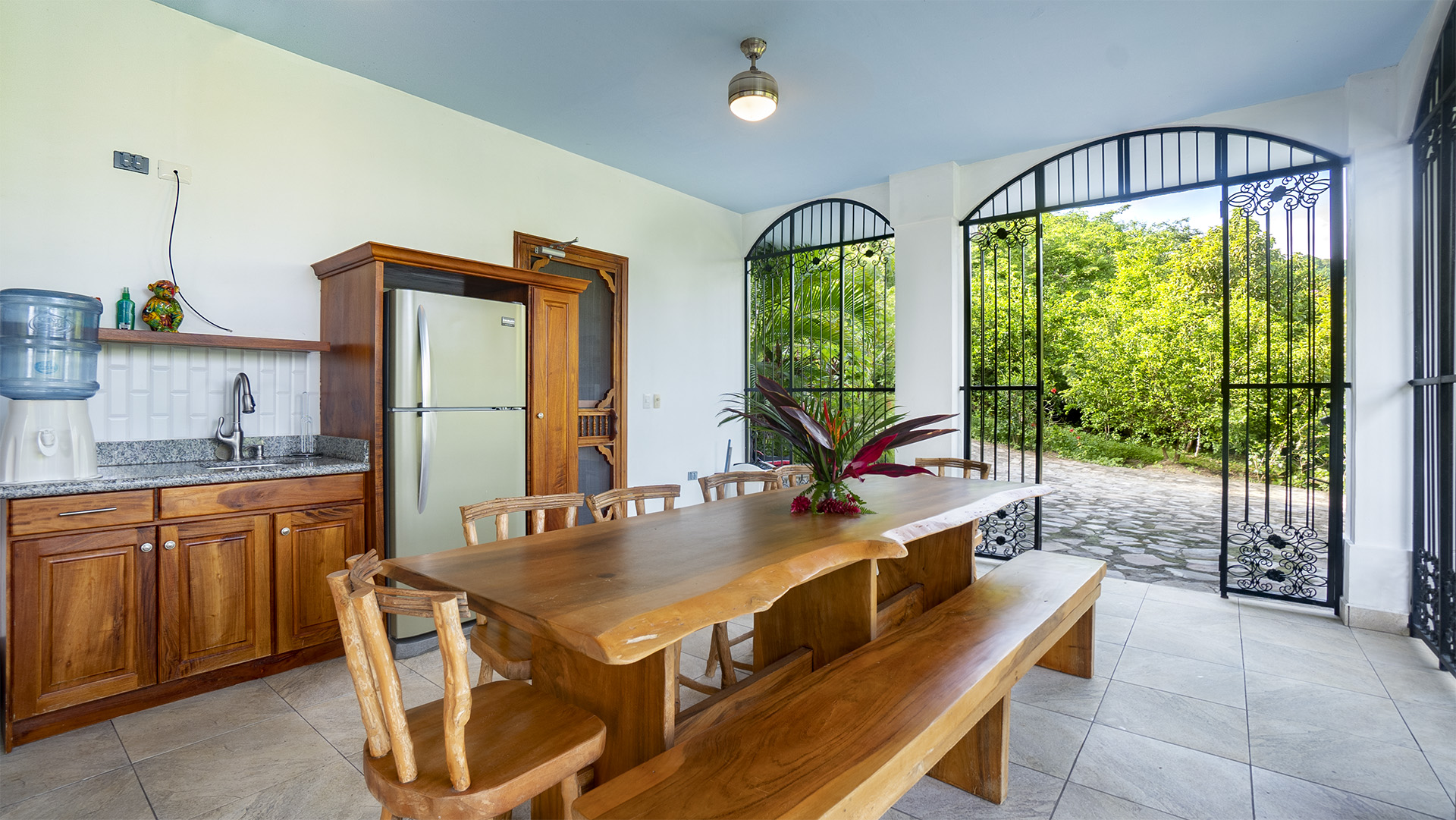 22493 – Paradise House For Rent in Laguna de Apoyo – Casa Mil Amores