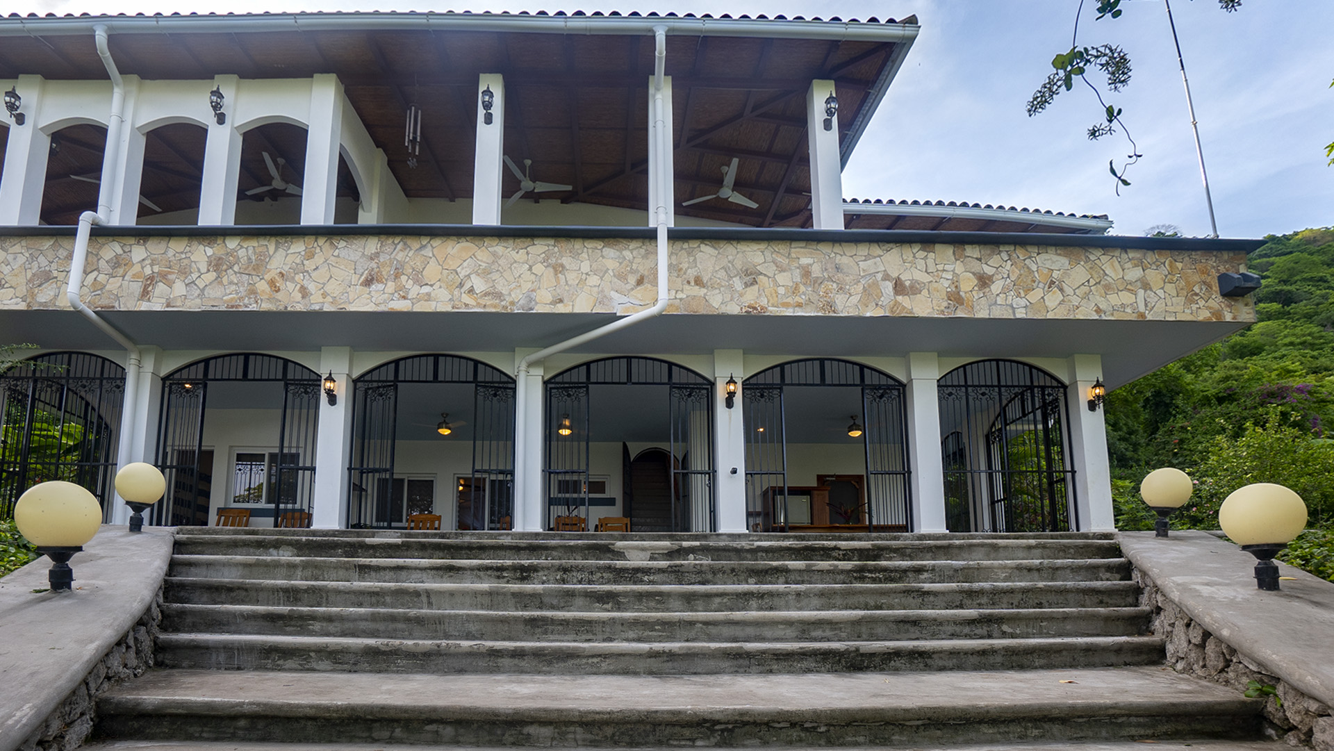 22493 – Paradise House For Rent in Laguna de Apoyo – Casa Mil Amores