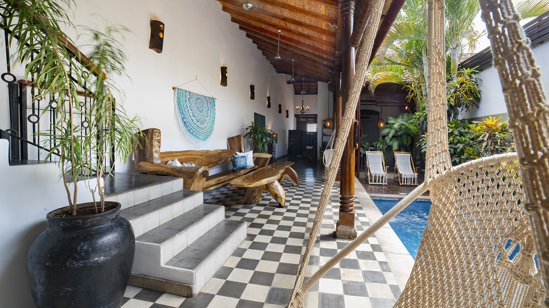 22349 – Colonial House For Rent in Granada, Nicaragua with Pool – Casa Castilla