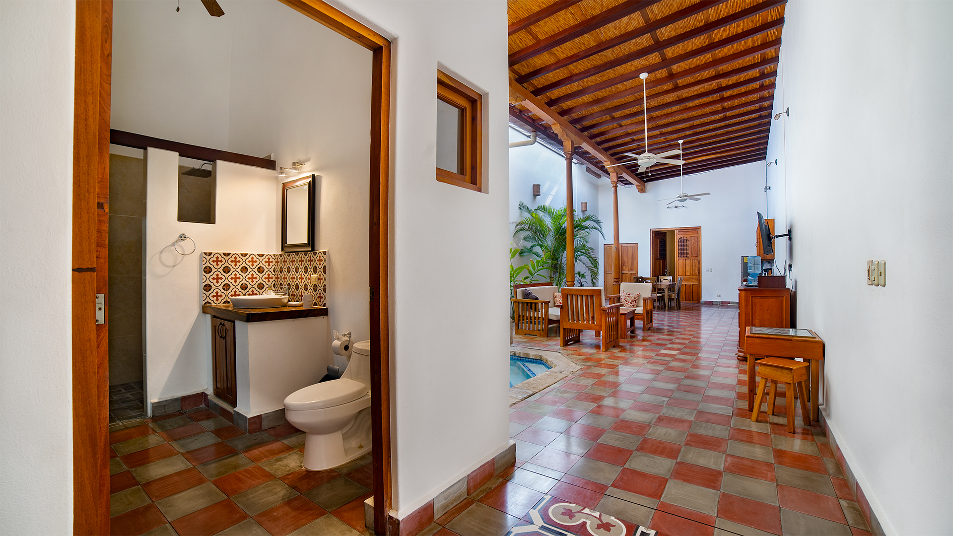 22485 – Colonial House For Rent in Granada, Comfortable and Equipped Lodging – Casa Fabi