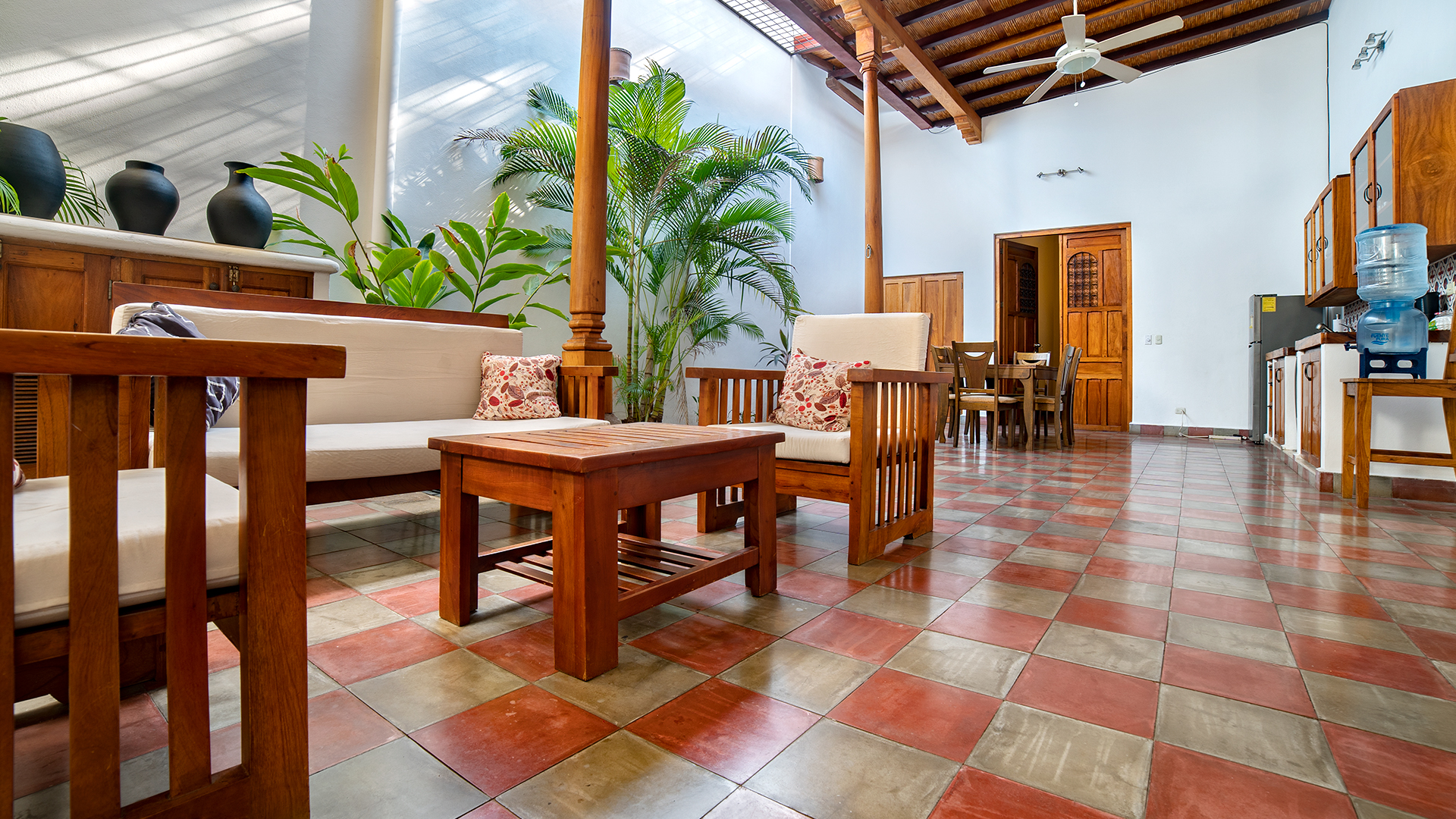 22485 – Colonial House For Rent in Granada, Comfortable and Equipped Lodging – Casa Fabi