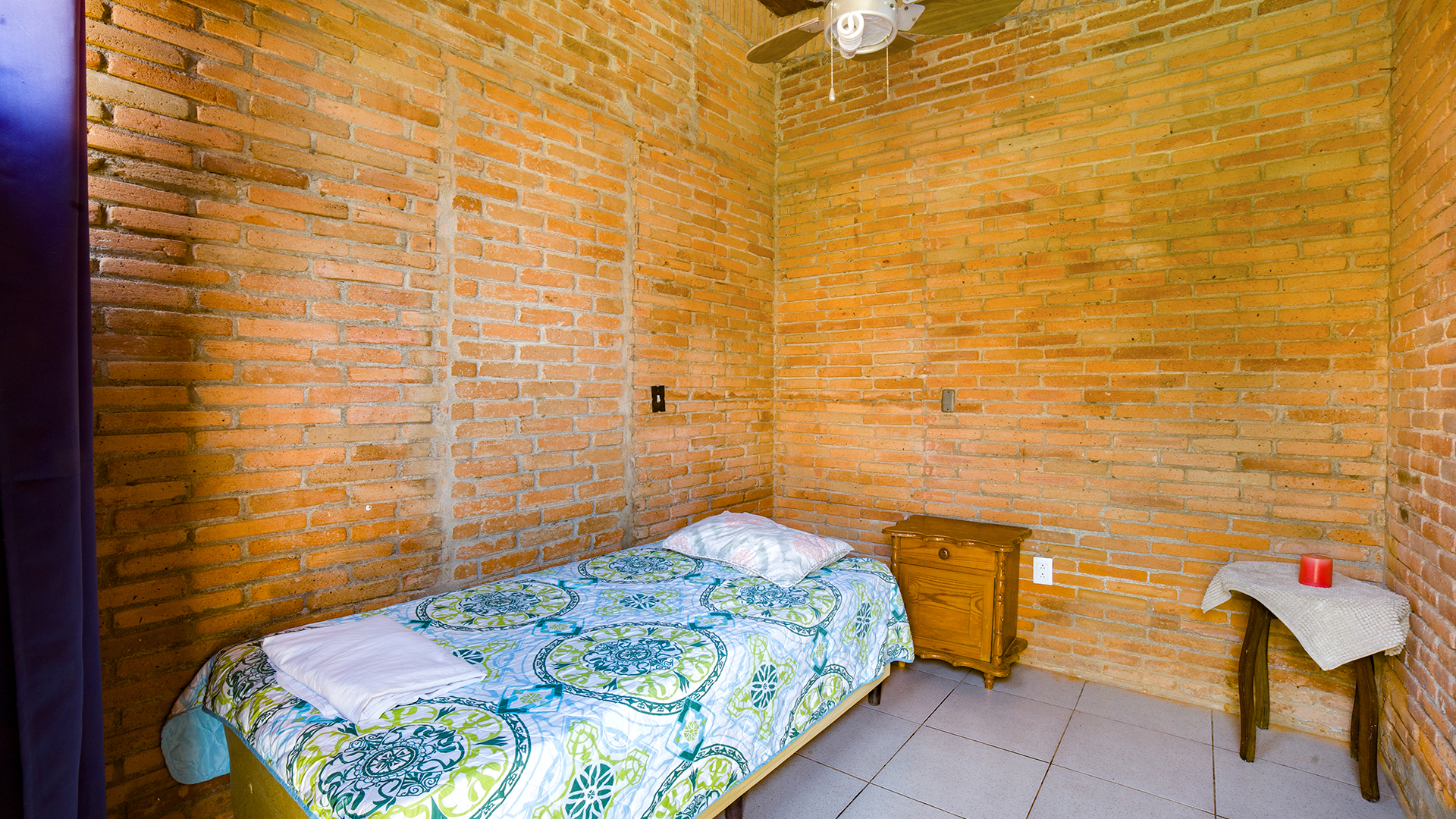 22648 – Oceanfront House with Great Potential for Sale – Invest in Playa Casares – Casa Vista Mar