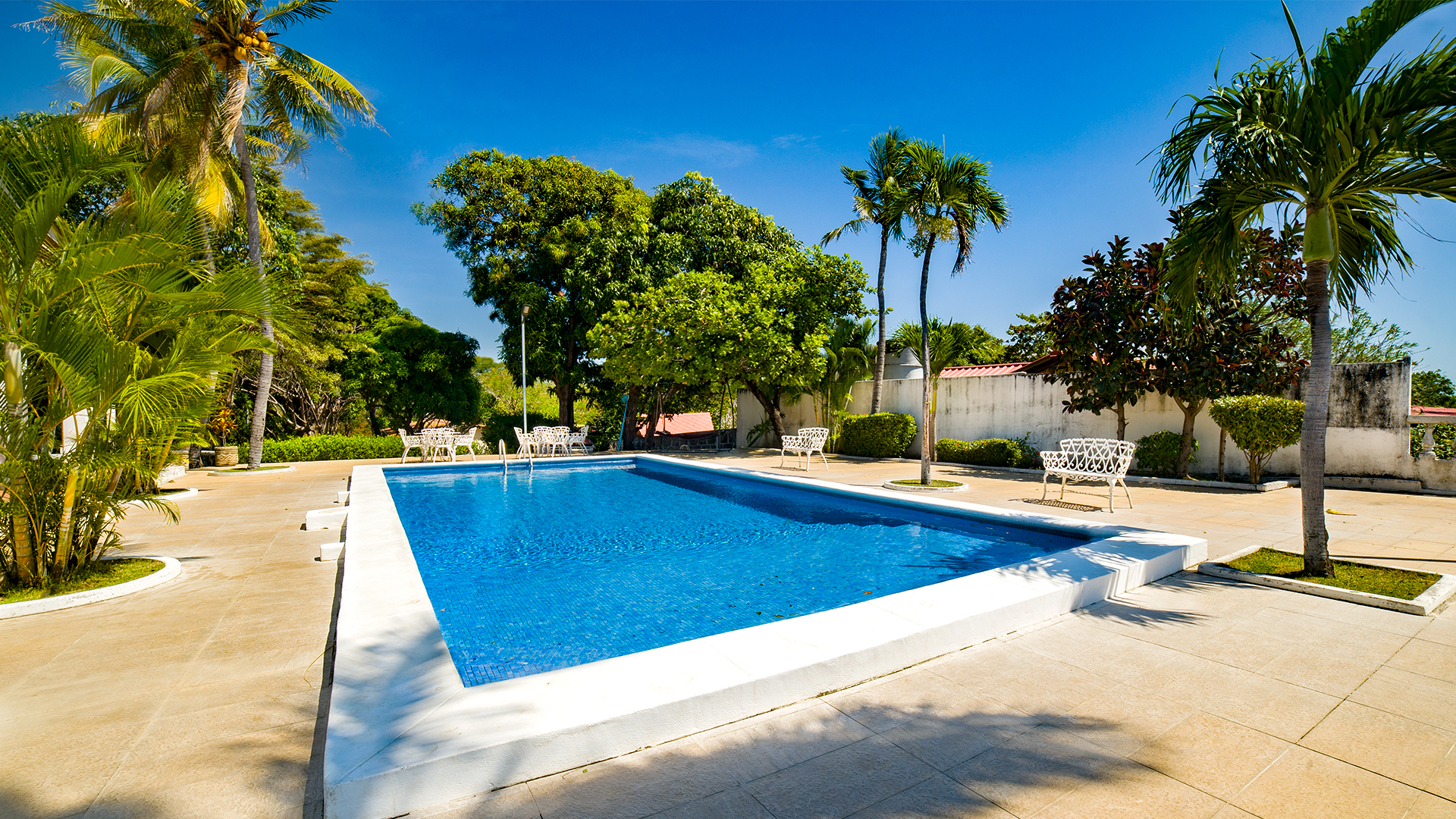 22648 – Beachfront House for Rent in Casares Beach with Private Pool – Casa Vista Mar