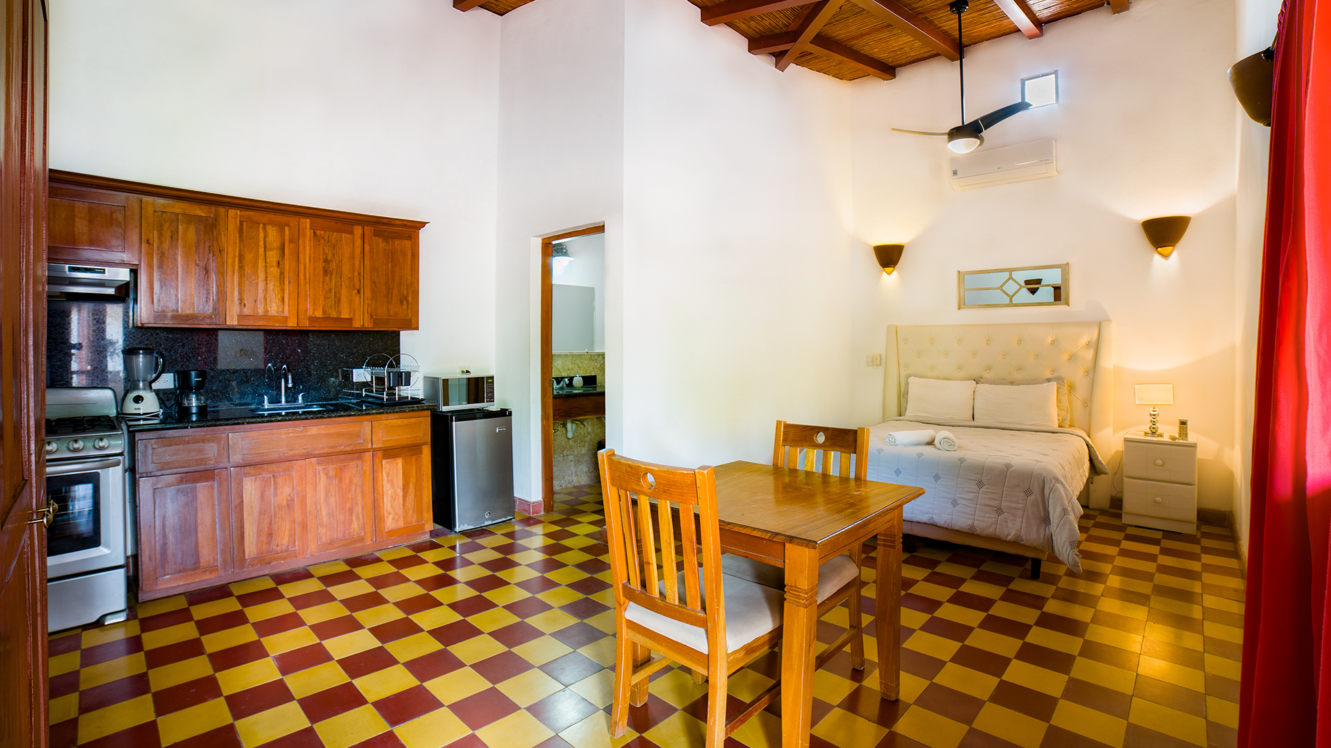 22487 – Apartments for Rent in Granada, Nicaragua – Accommodation for 2 People with Pool, Wi-Fi and Equipped Kitchen – Apartamentos Hola