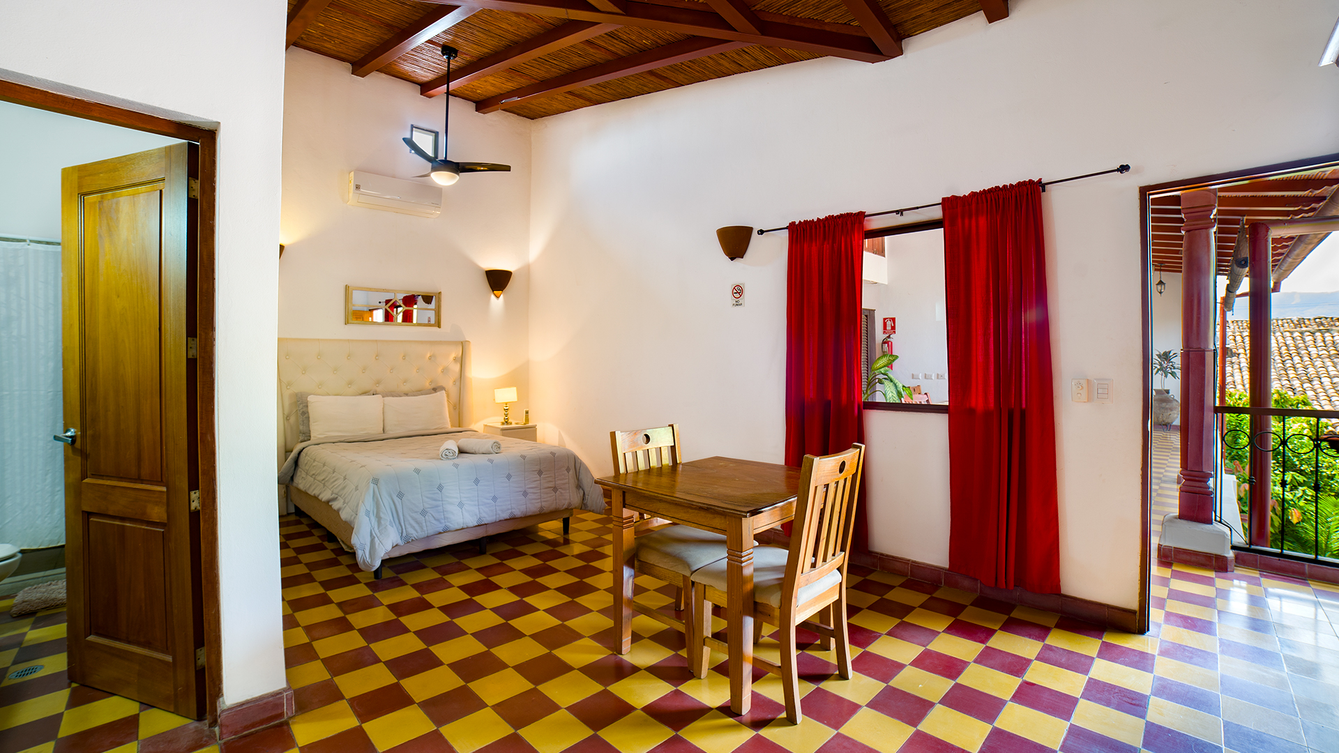 22487 – Apartments for Rent in Granada, Nicaragua – Accommodation for 2 People with Pool, Wi-Fi and Equipped Kitchen – Apartamentos Hola