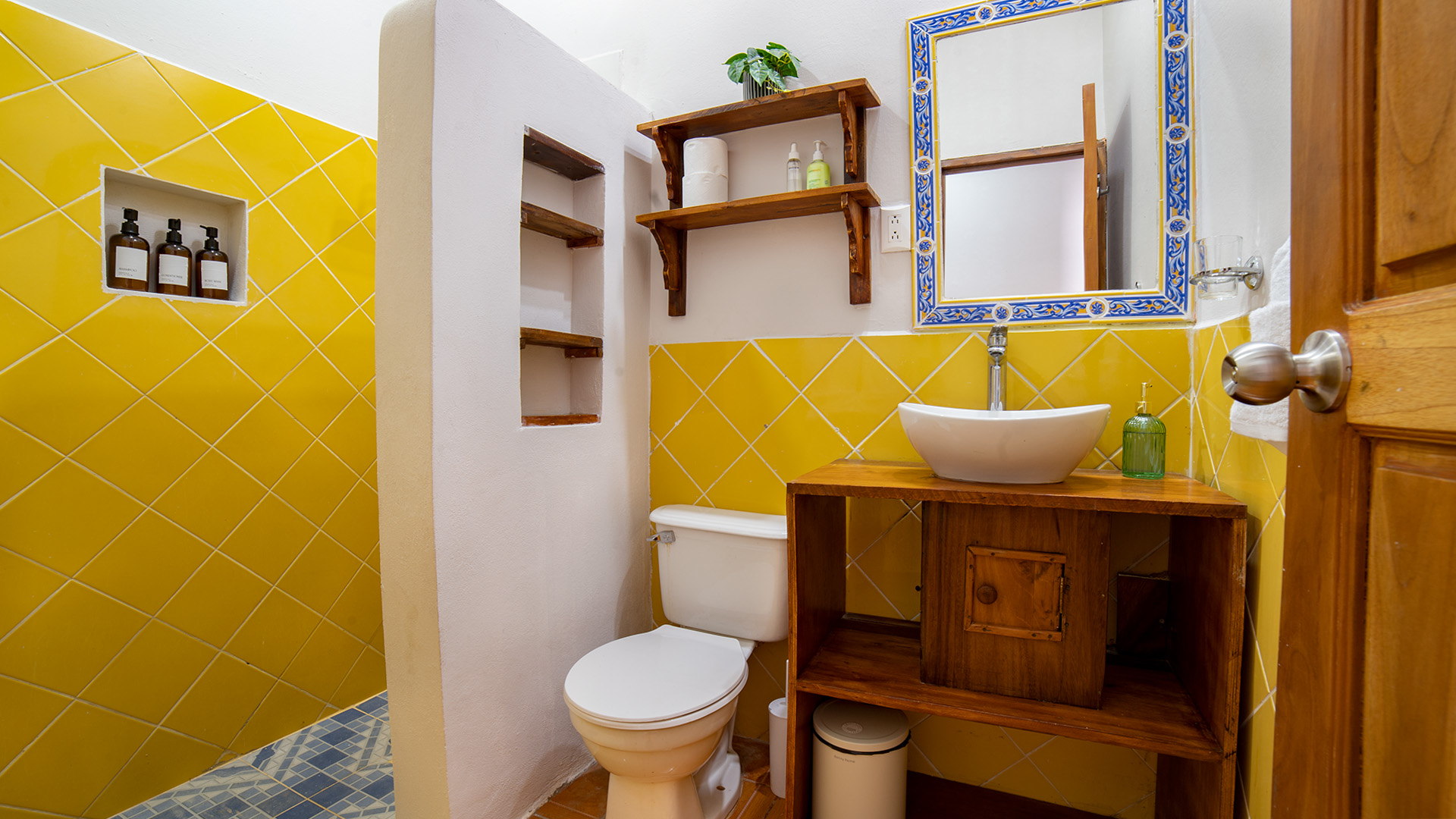 22655 – Rent Casa Kuxtal: Your Oceanfront Oasis in La Boquita, Carazo