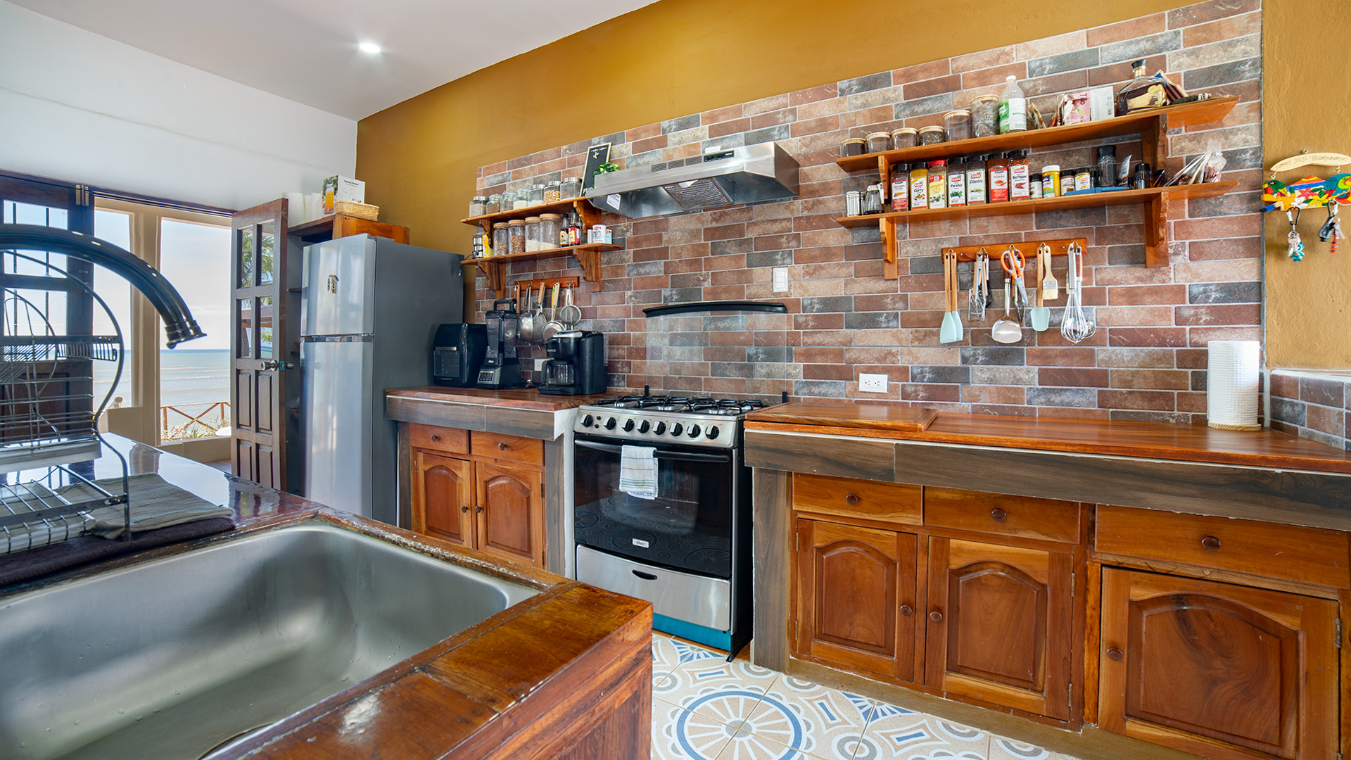 22655 – Rent Casa Kuxtal: Your Oceanfront Oasis in La Boquita, Carazo