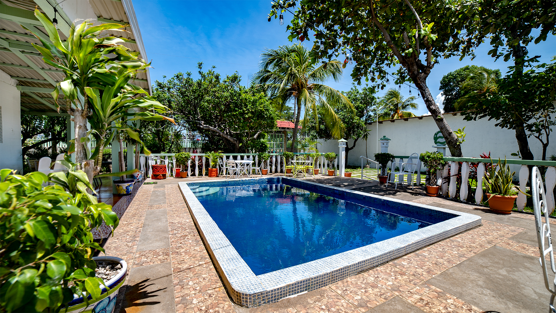 22654 – Country House for Rent Facing Lake Granada with pool for 15 people – Quinta Cocibolca