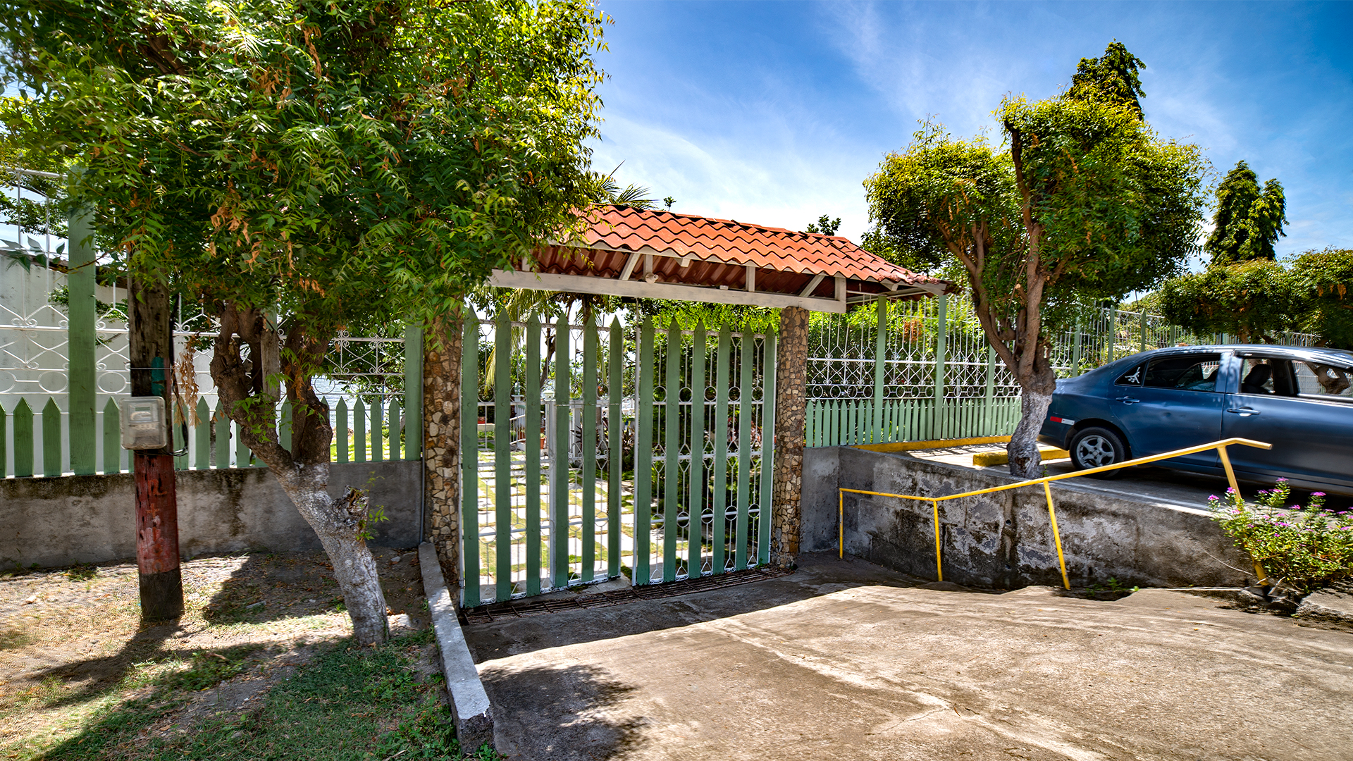 22654 – Country House for Rent Facing Lake Granada with pool for 15 people – Quinta Cocibolca
