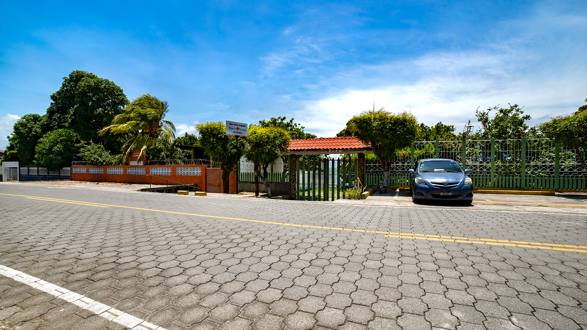 22654 – Country House for Rent Facing Lake Granada with pool for 15 people – Quinta Cocibolca