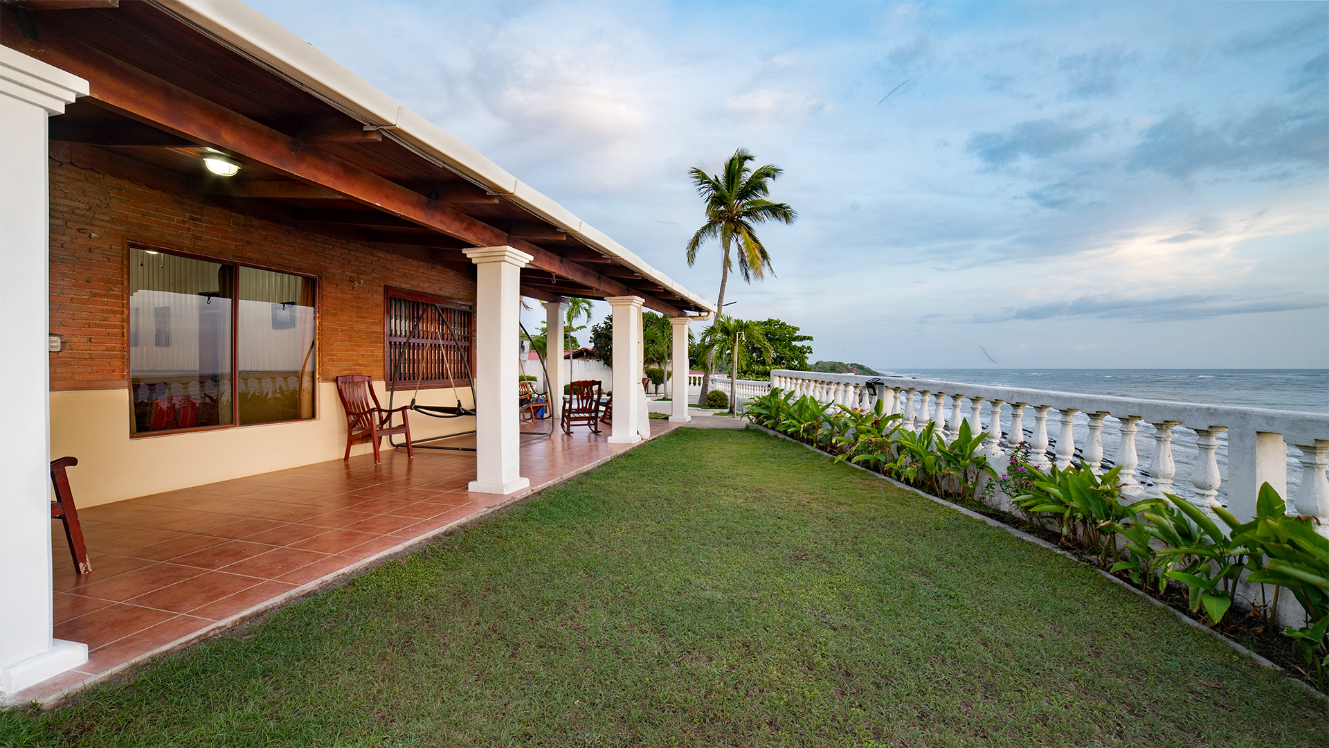 22648 – Beachfront House for Rent in Casares Beach with Private Pool – Casa Vista Mar
