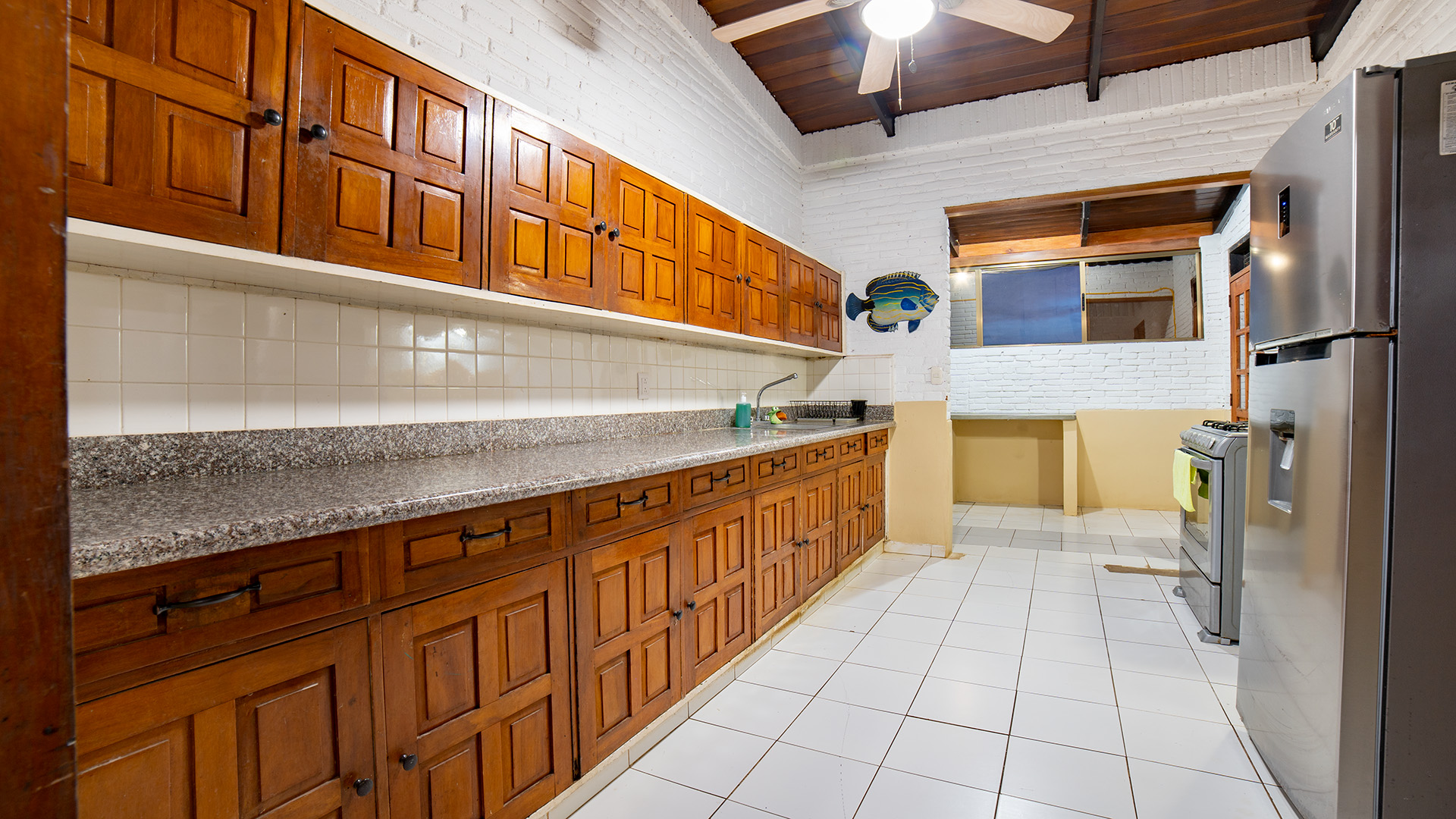 22648 – Oceanfront House with Great Potential for Sale – Invest in Playa Casares – Casa Vista Mar