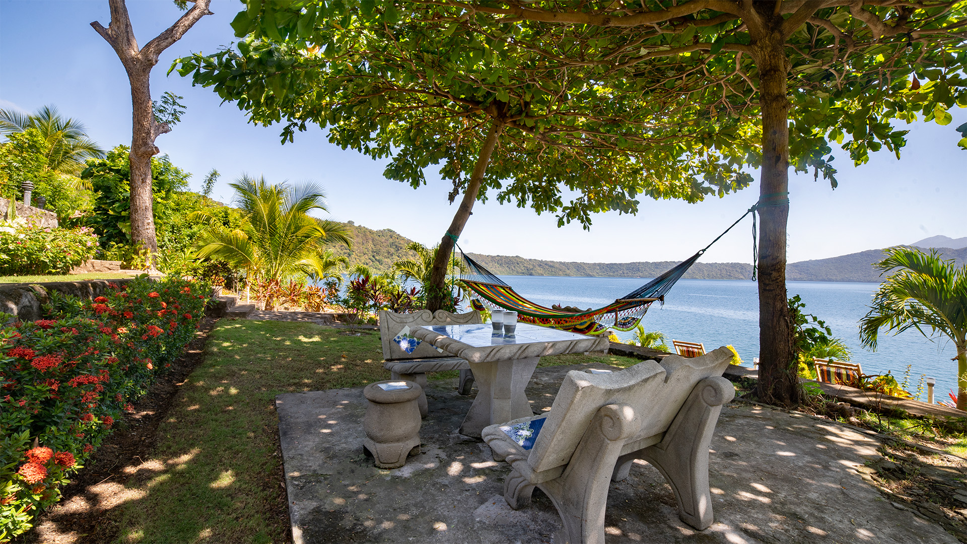 22493 – Paradise House For Rent in Laguna de Apoyo – Casa Mil Amores