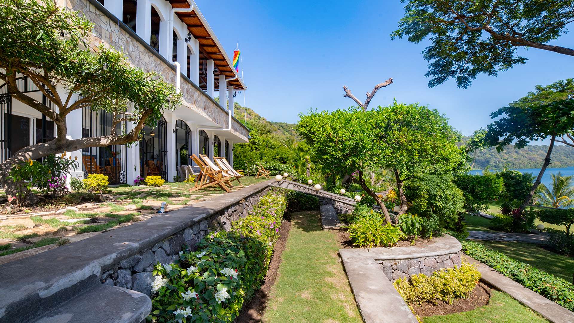 22493 – Paradise House For Rent in Laguna de Apoyo – Casa Mil Amores