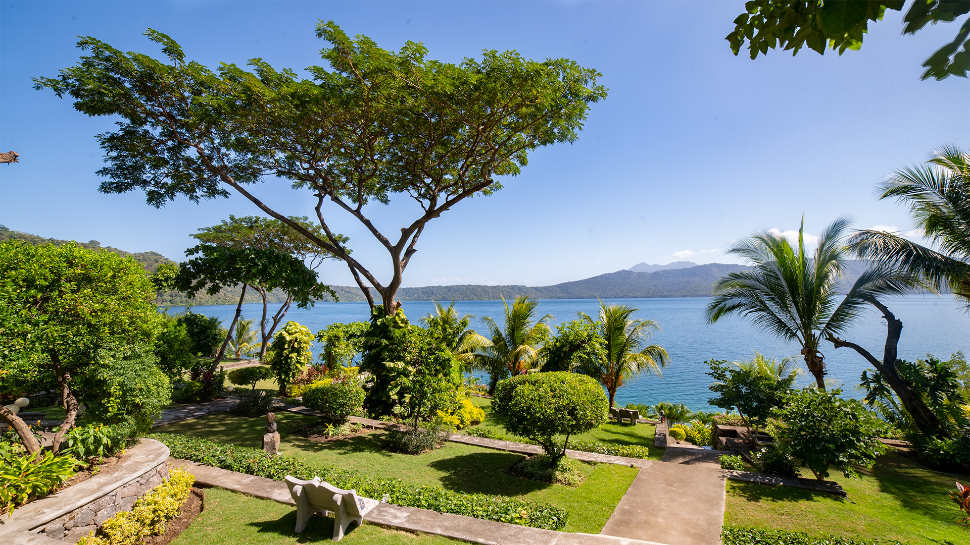 22493 – Paradise House For Rent in Laguna de Apoyo – Casa Mil Amores