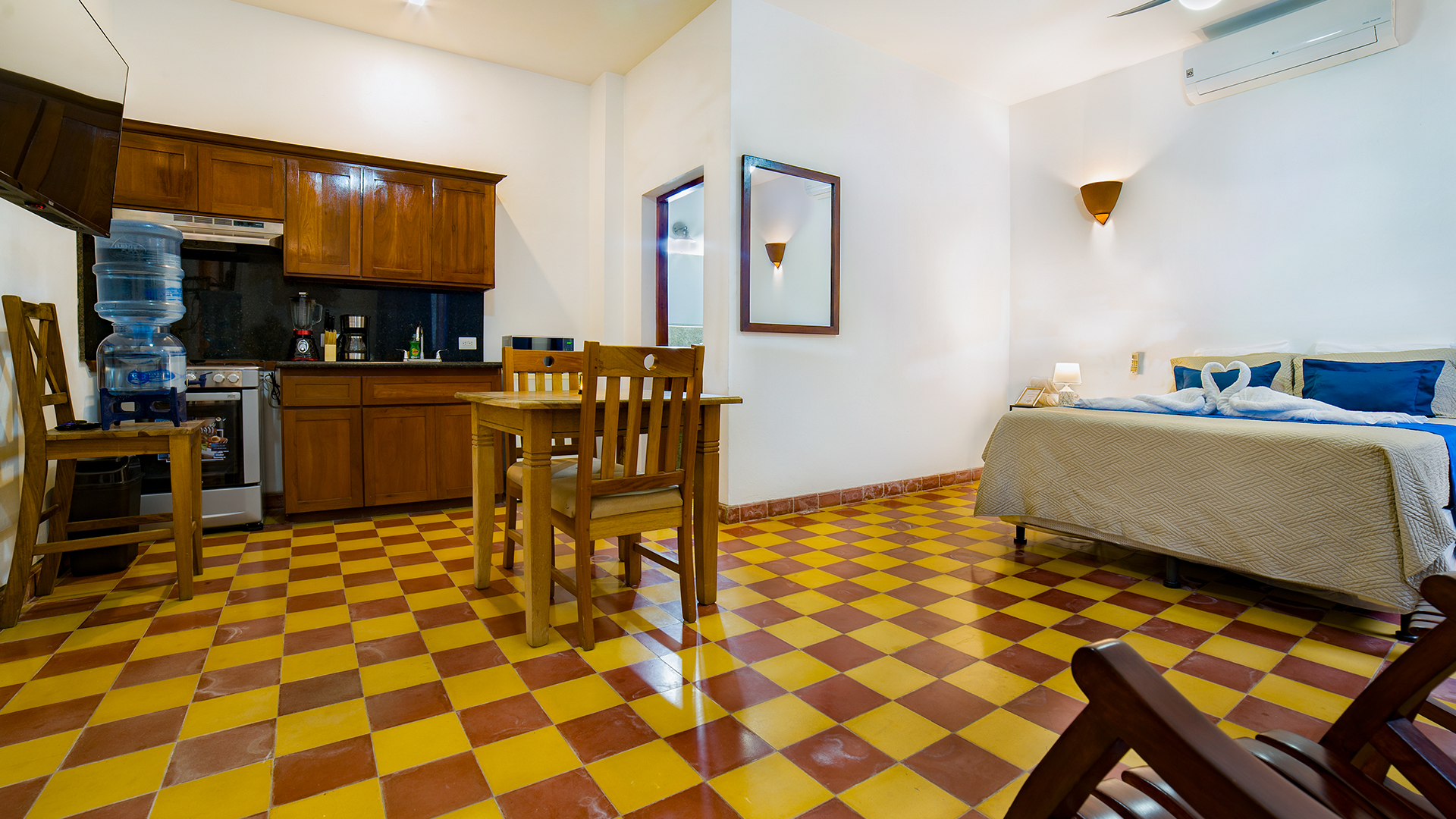 22487 – Apartments for Rent in Granada, Nicaragua – Accommodation for 2 People with Pool, Wi-Fi and Equipped Kitchen – Apartamentos Hola