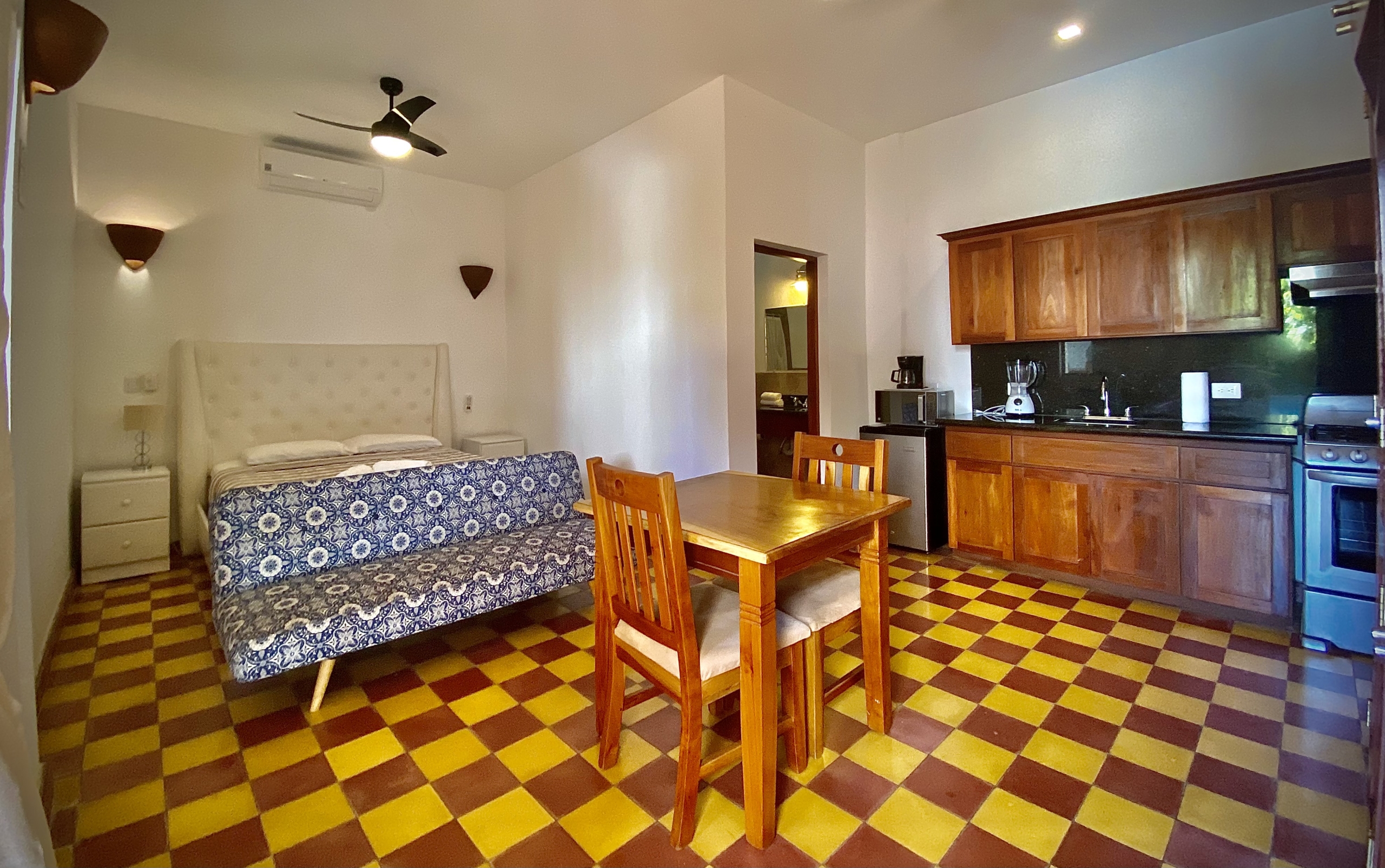 22487 – Apartments for Rent in Granada, Nicaragua – Accommodation for 2 People with Pool, Wi-Fi and Equipped Kitchen – Apartamentos Hola