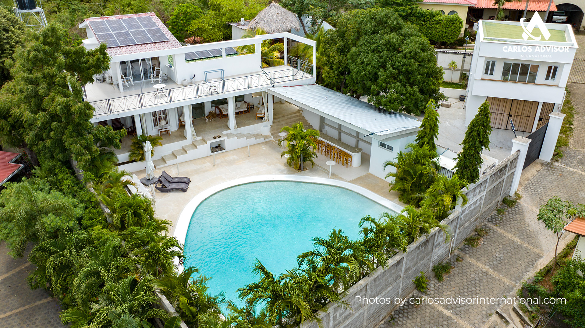 22670 – House with Ocean View, Pool, Cabins, and Independent Apartment
