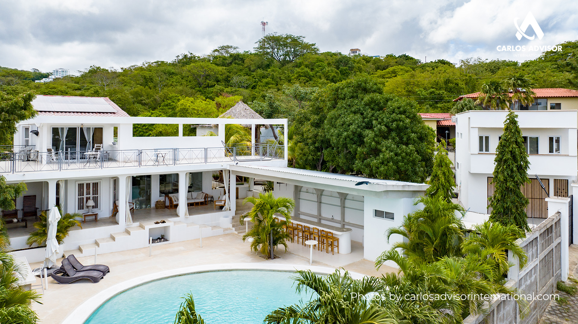 22670 – House with Ocean View, Pool, Cabins, and Independent Apartment
