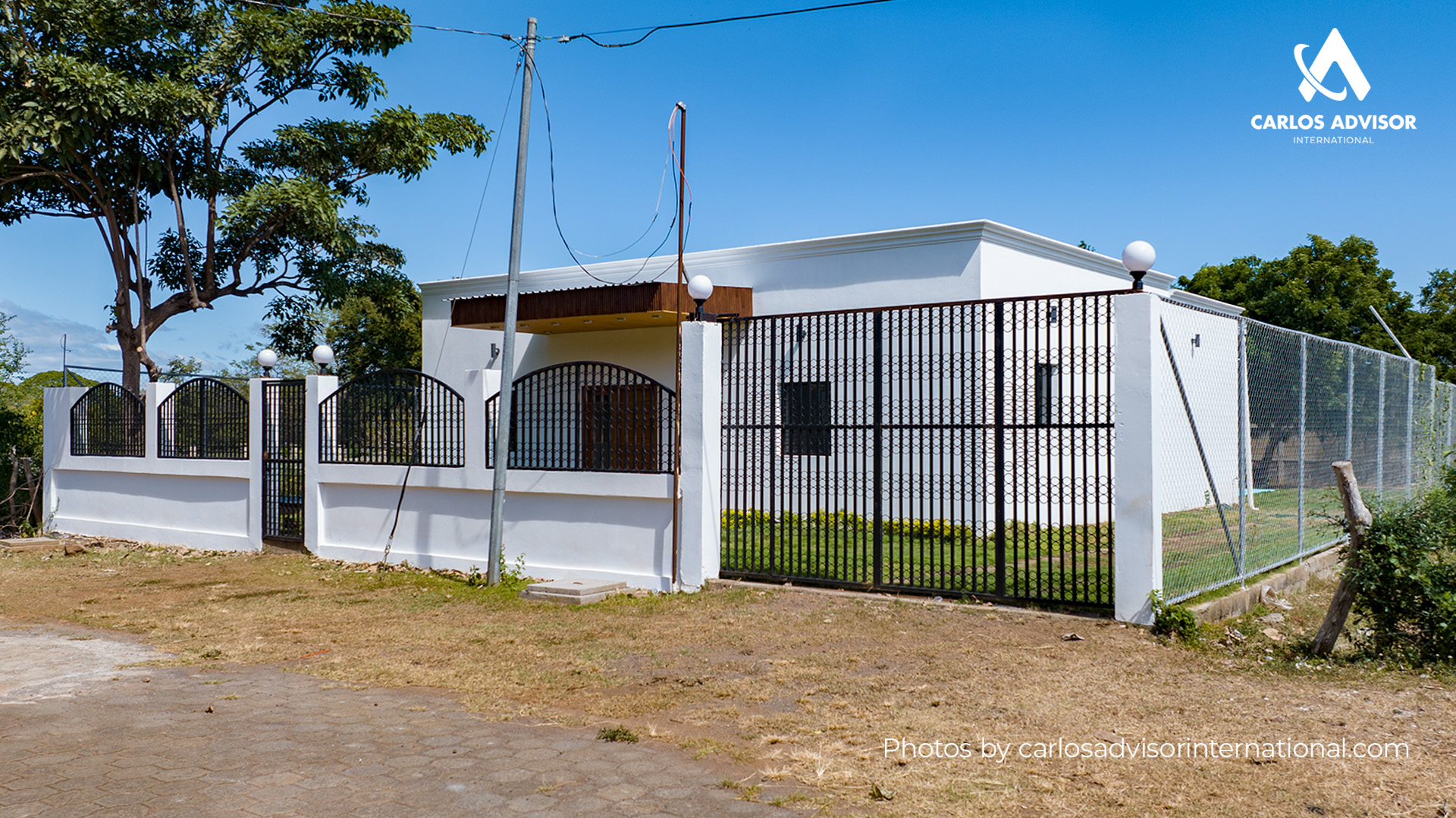 22653 – House For Sale in Reparto San Juan, Granada – Modern, Spacious, and with a Pool