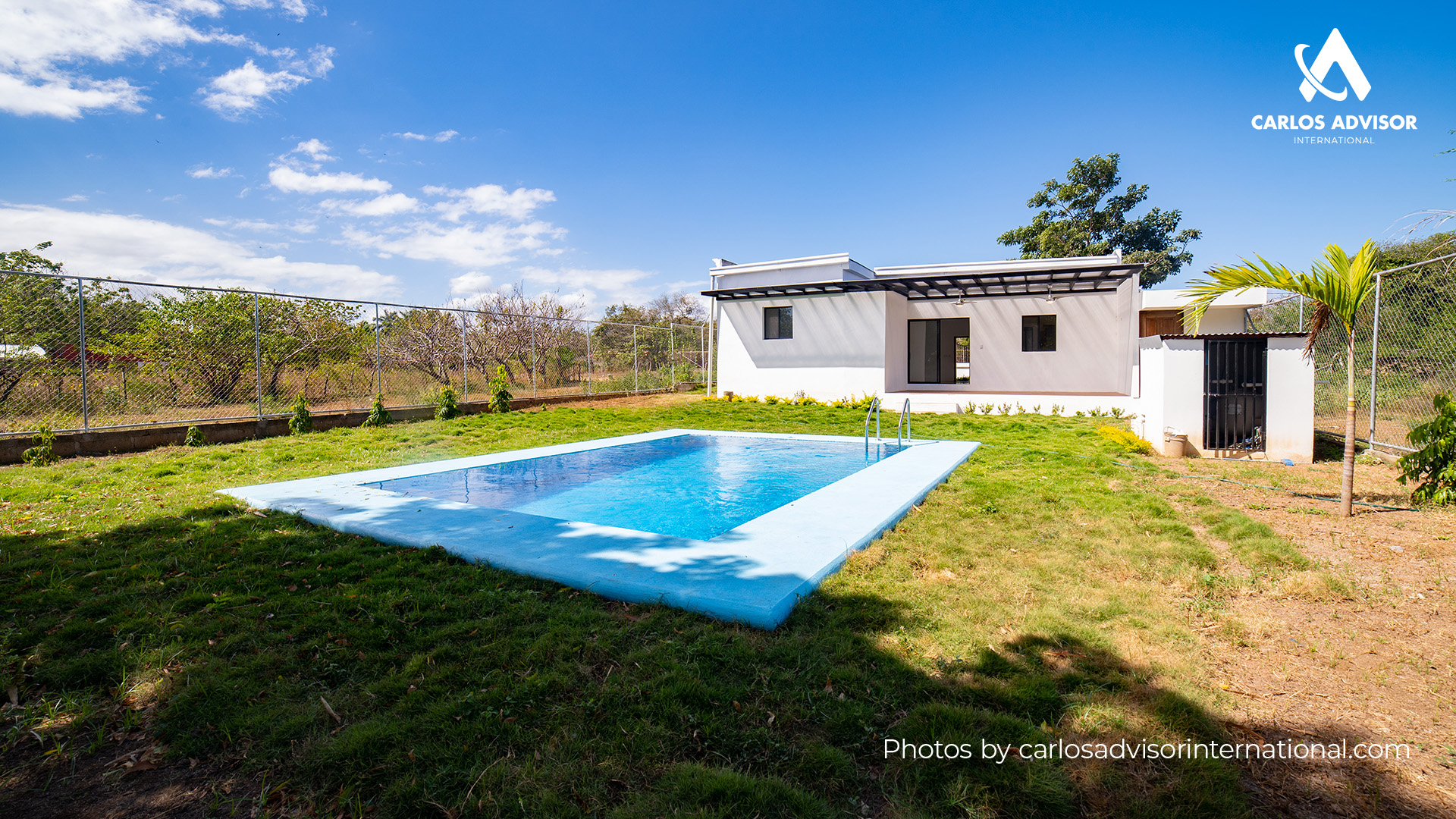 22653 – House For Sale in Reparto San Juan, Granada – Modern, Spacious, and with a Pool