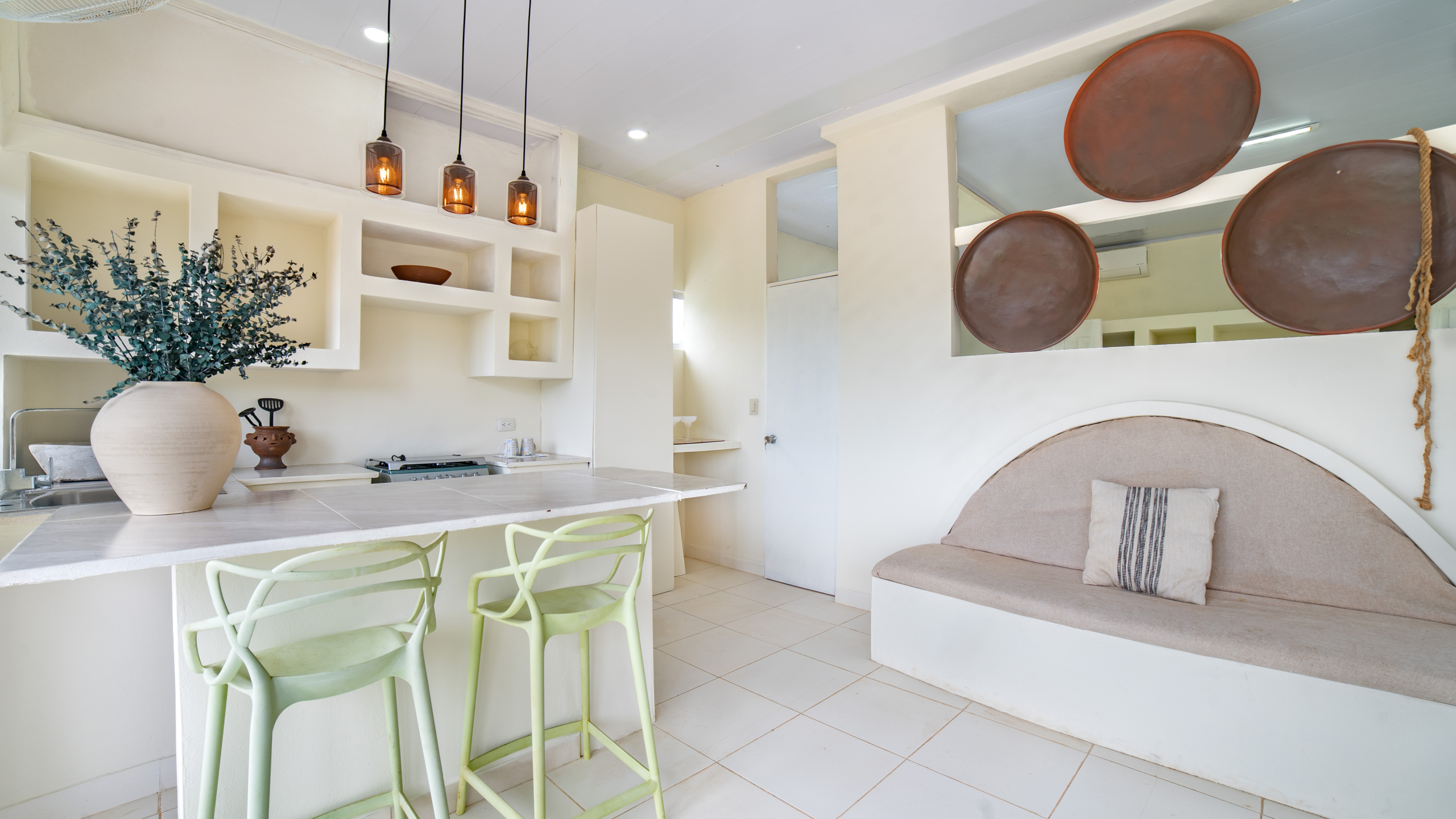 22670 – House with Ocean View, Pool, Cabins, and Independent Apartment