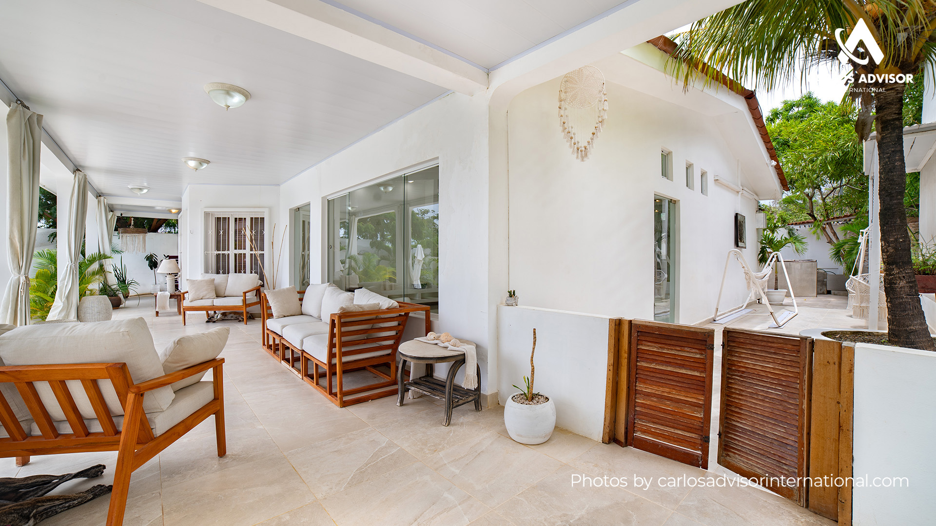 22670 – House with Ocean View, Pool, Cabins, and Independent Apartment
