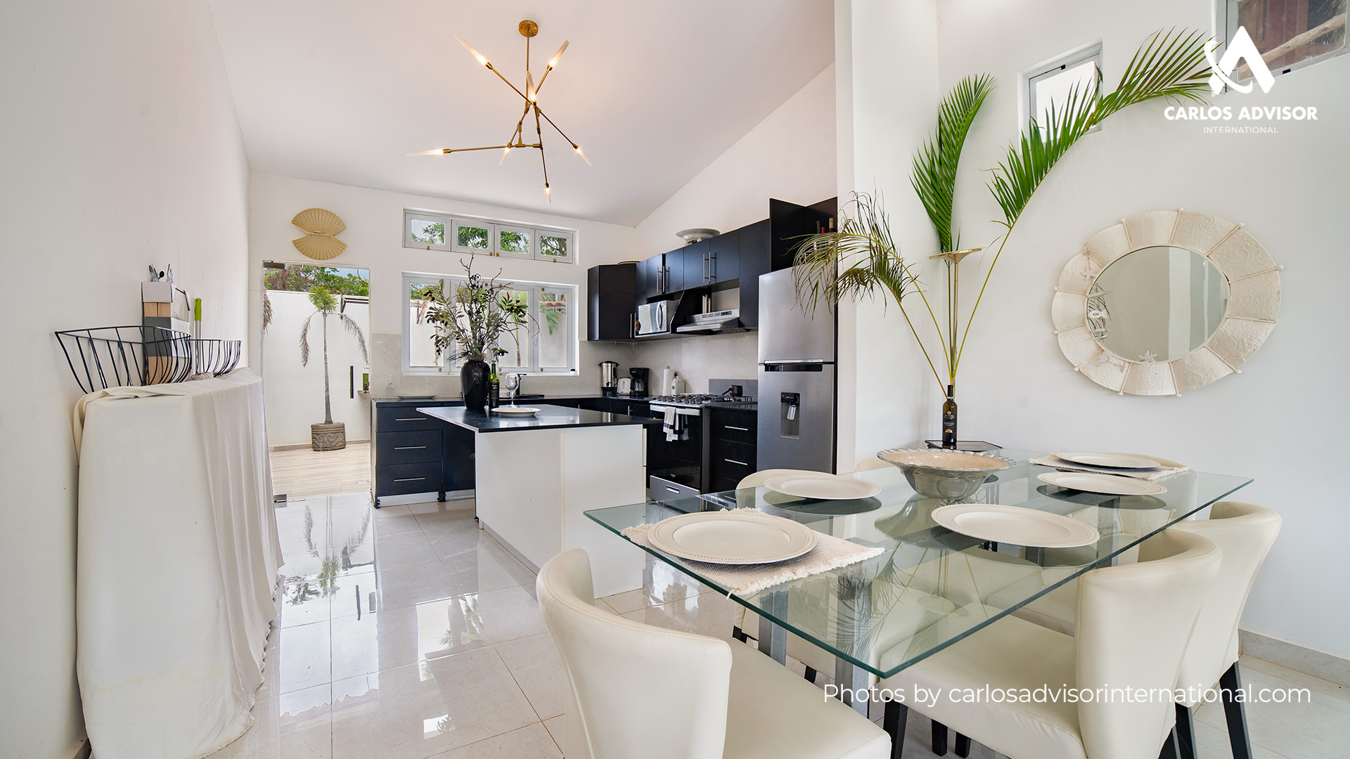 22670 – House with Ocean View, Pool, Cabins, and Independent Apartment