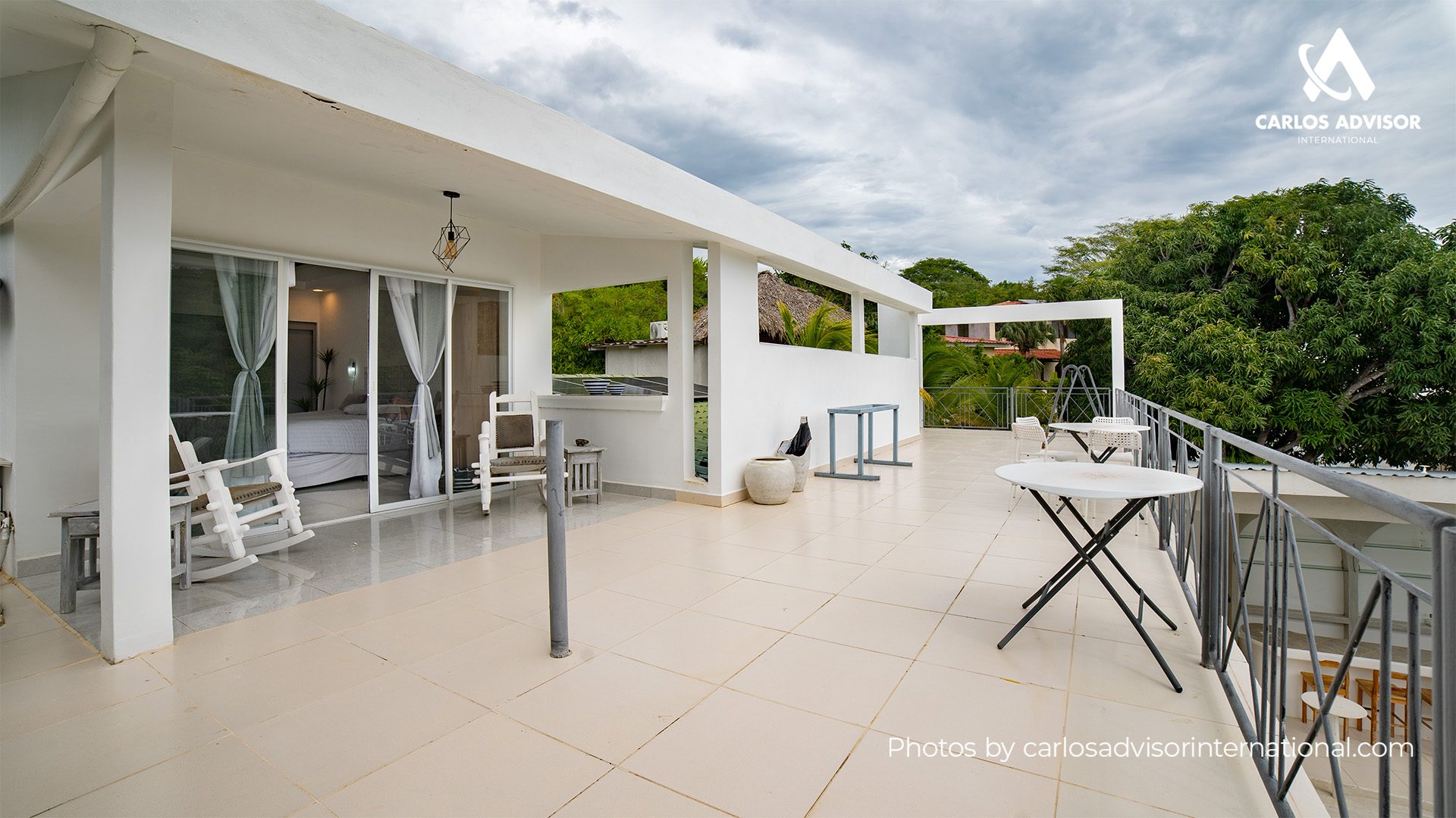 22670 – House with Ocean View, Pool, Cabins, and Independent Apartment