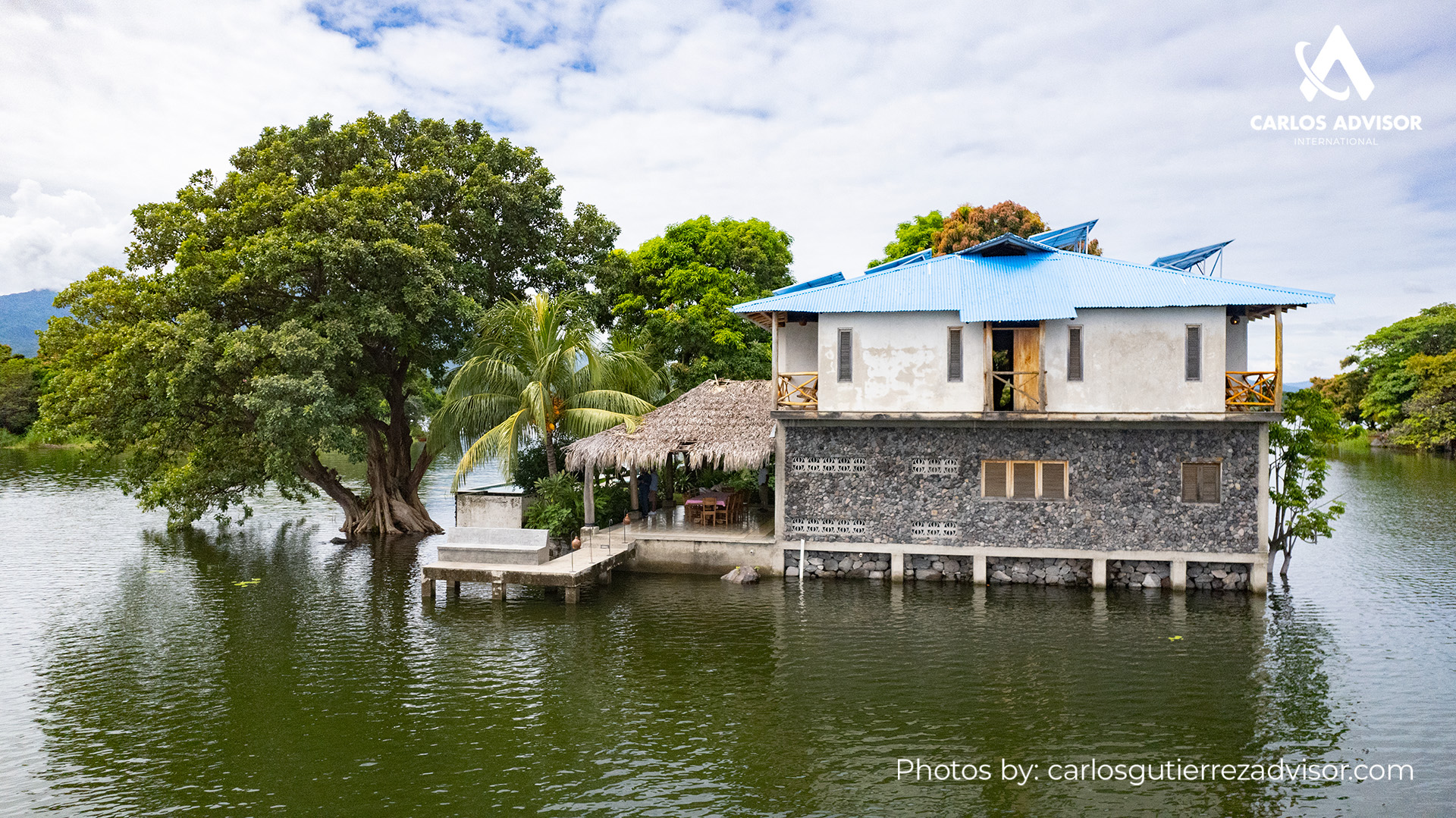 22598 – House with a swimming pool and a view of Mombacho Volcano in the Isletas of Granada – Isla El Resedo
