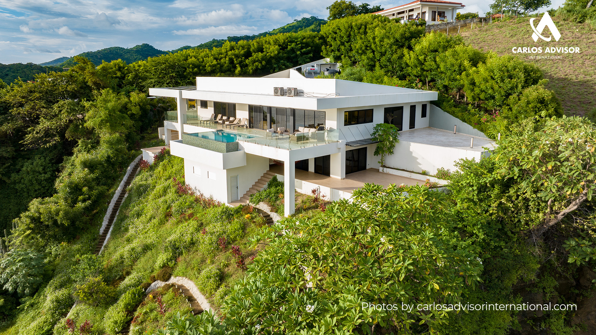 22646 – Luxury Oceanfront Home in Playa Remanso, San Juan del Sur.