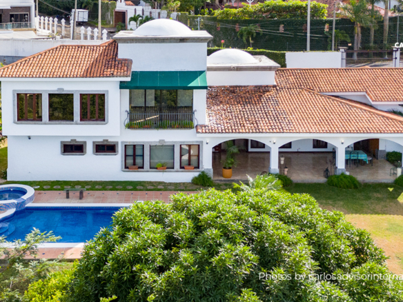 CG- 193 – Luxury Residence For Sale in Managua with Pool and Spacious Gardens